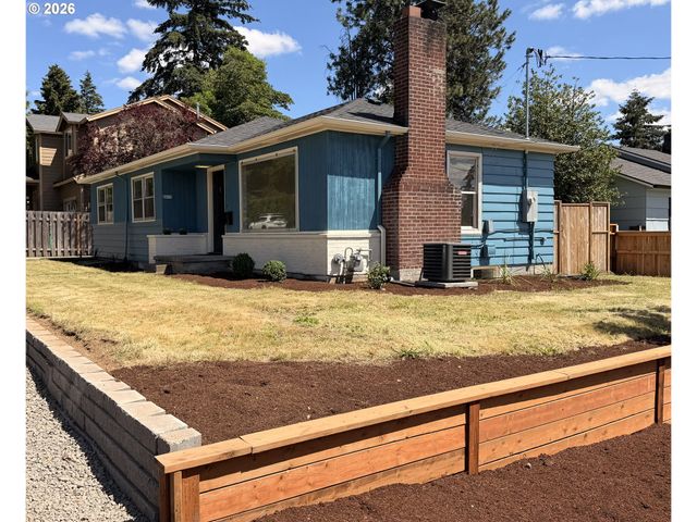 8610 Ne HANCOCK St, Portland, OR 97220