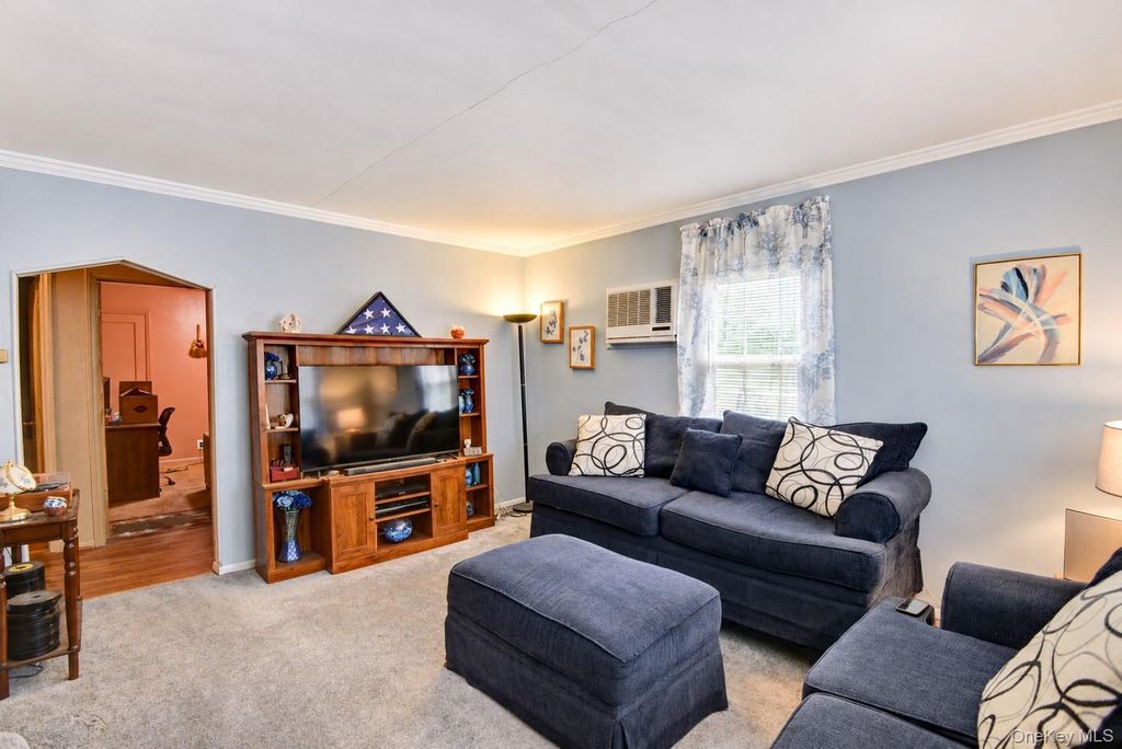 150 Franklin Street, Elmont, NY 11003 — photo 2