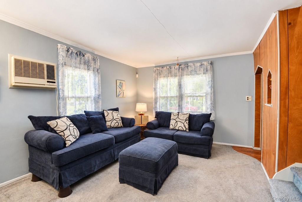 150 Franklin Street, Elmont, NY 11003 — photo 3