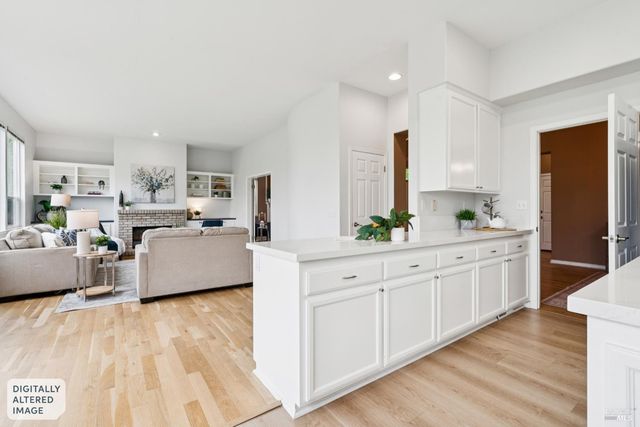 2147 Falcon Ridge Dr, Petaluma, CA 94954