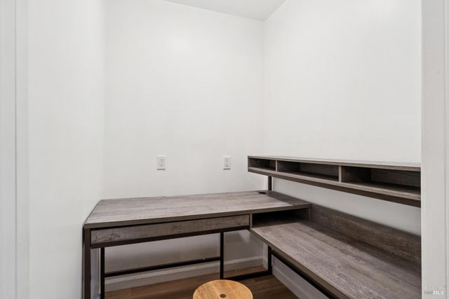 2147 Falcon Ridge Dr, Petaluma, CA 94954