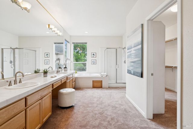 2147 Falcon Ridge Dr, Petaluma, CA 94954