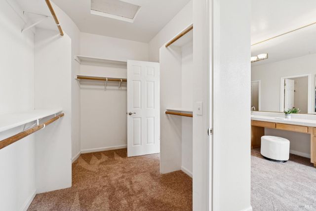 2147 Falcon Ridge Dr, Petaluma, CA 94954