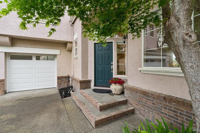 2147 Falcon Ridge Dr, Petaluma, CA 94954