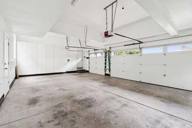 2147 Falcon Ridge Dr, Petaluma, CA 94954