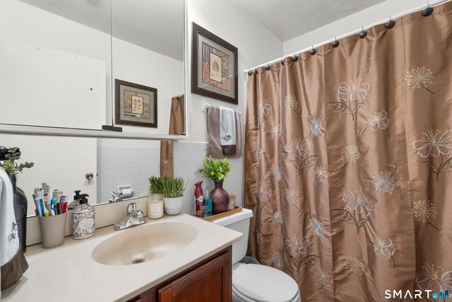 16 Lawton Road APT 23, Manchester, CT 06042