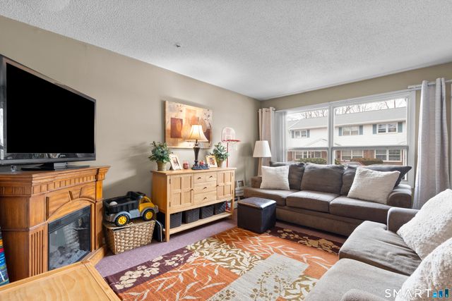 16 Lawton Road APT 23, Manchester, CT 06042