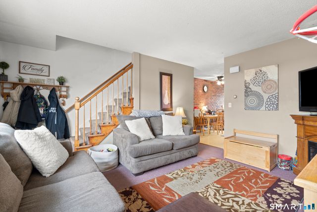 16 Lawton Road APT 23, Manchester, CT 06042