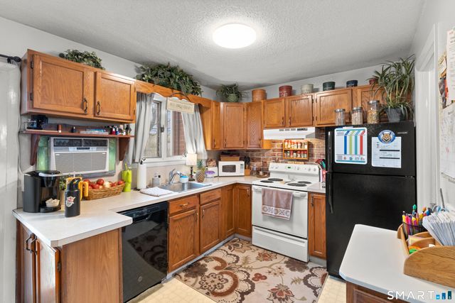 16 Lawton Road APT 23, Manchester, CT 06042