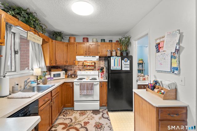 16 Lawton Road APT 23, Manchester, CT 06042