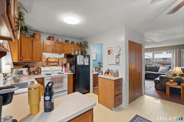 16 Lawton Road APT 23, Manchester, CT 06042