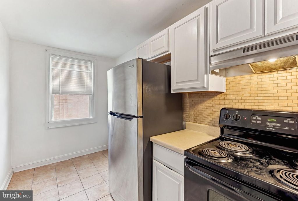 927 FARISTON DR, DREXEL HILL, PA 19026 — photo 4