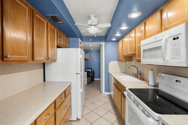 660 ISLAND WAY 902, Clearwater, FL 33767