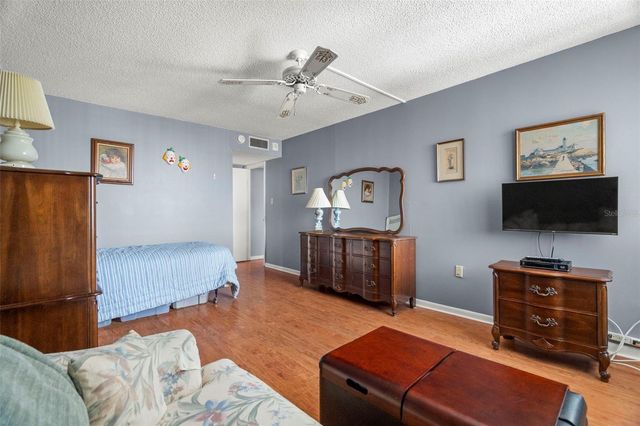 660 ISLAND WAY 902, Clearwater, FL 33767