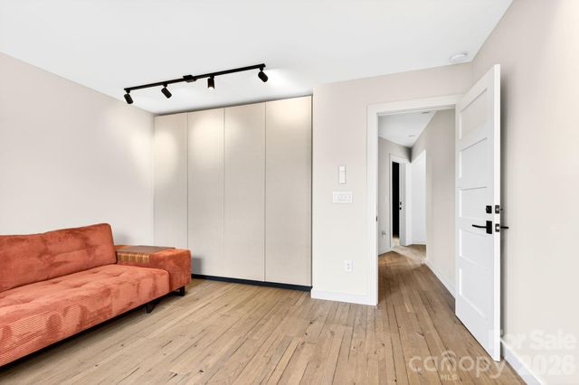 48 Woodvale Avenue, Asheville, NC 28804