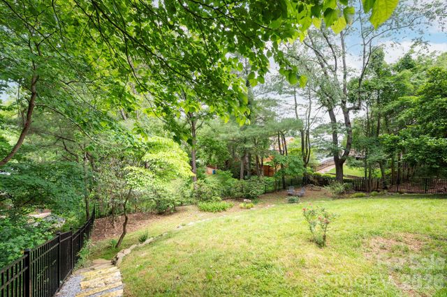 48 Woodvale Avenue, Asheville, NC 28804