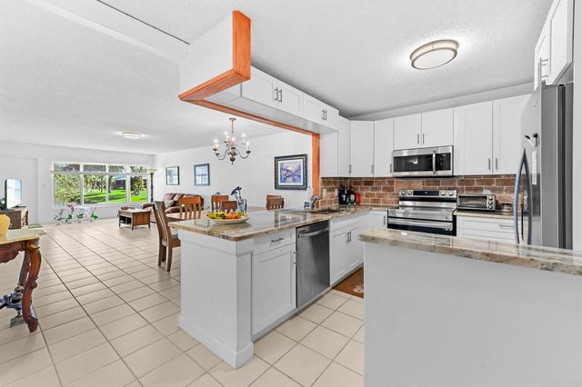 9244 Flynn Circle 2, Boca Raton, FL 33496