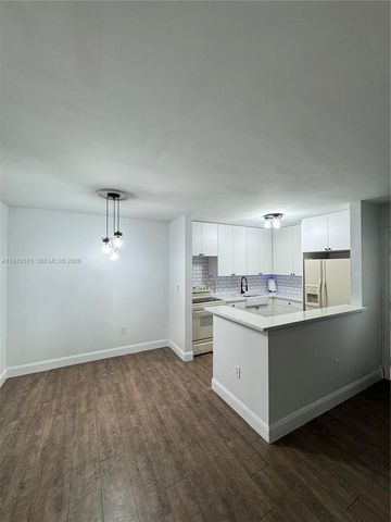 18965 NW 62nd Ave 105, Hialeah, FL 33015