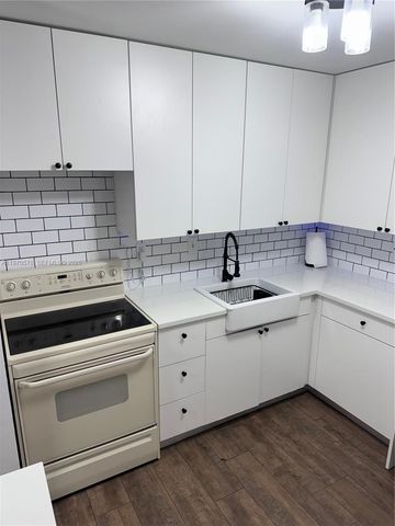 18965 NW 62nd Ave 105, Hialeah, FL 33015