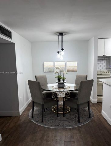 18965 NW 62nd Ave 105, Hialeah, FL 33015