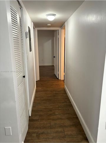 18965 NW 62nd Ave 105, Hialeah, FL 33015