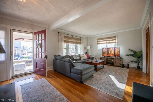 329 Park Avenue NW, New Philadelphia, OH 44663