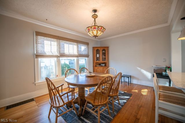 329 Park Avenue NW, New Philadelphia, OH 44663