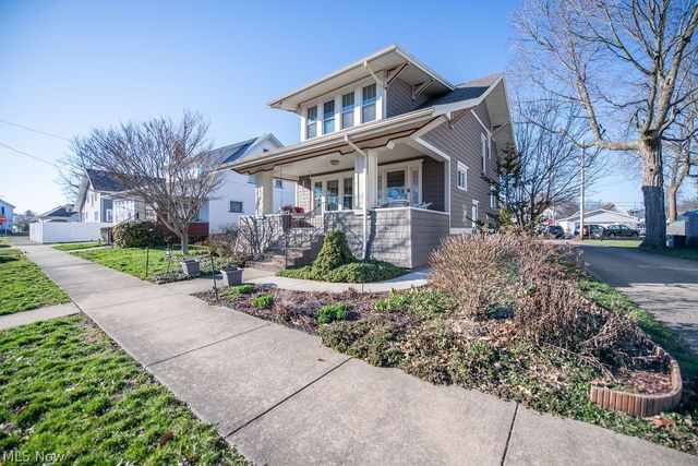 329 Park Avenue NW, New Philadelphia, OH 44663