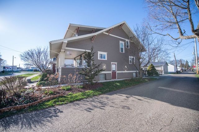 329 Park Avenue NW, New Philadelphia, OH 44663