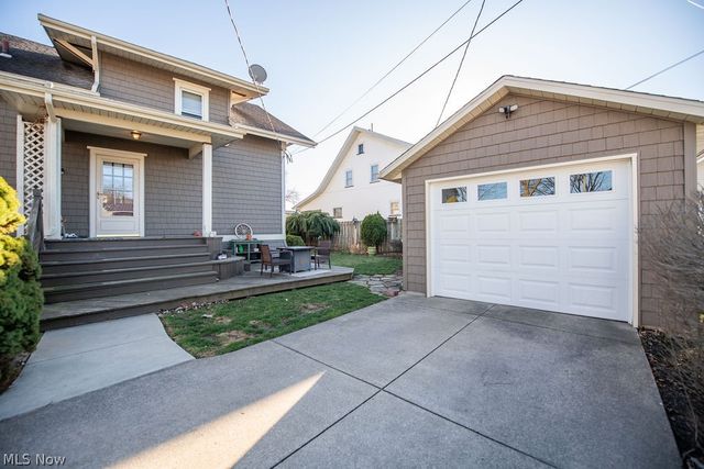 329 Park Avenue NW, New Philadelphia, OH 44663