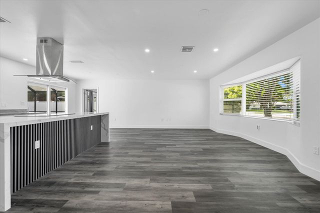 1650 NW 9TH Street, Boca Raton, FL 33486