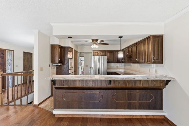 500 Rolling Hills, Newton, KS 67114