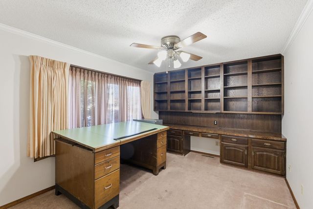 500 Rolling Hills, Newton, KS 67114