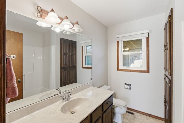 500 Rolling Hills, Newton, KS 67114