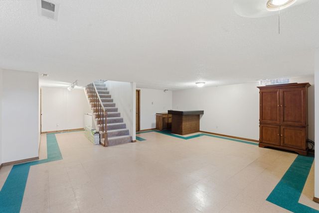 500 Rolling Hills, Newton, KS 67114