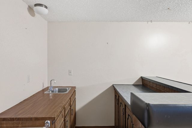 500 Rolling Hills, Newton, KS 67114