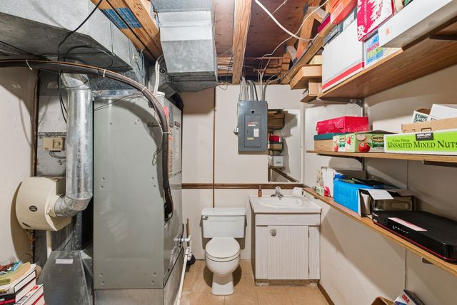 500 Rolling Hills, Newton, KS 67114