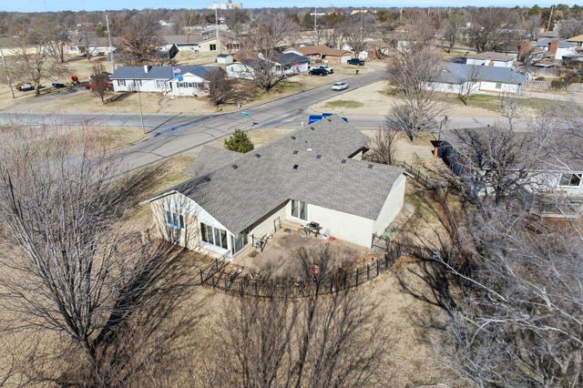 500 Rolling Hills, Newton, KS 67114