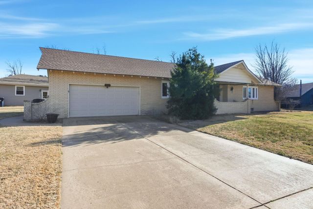 500 Rolling Hills, Newton, KS 67114