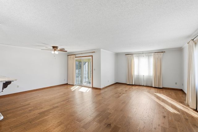 500 Rolling Hills, Newton, KS 67114