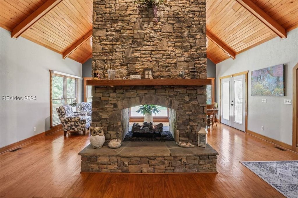 Image 13 of property listing at 3481 Sand Hills Rd, Garnett, SC 29922