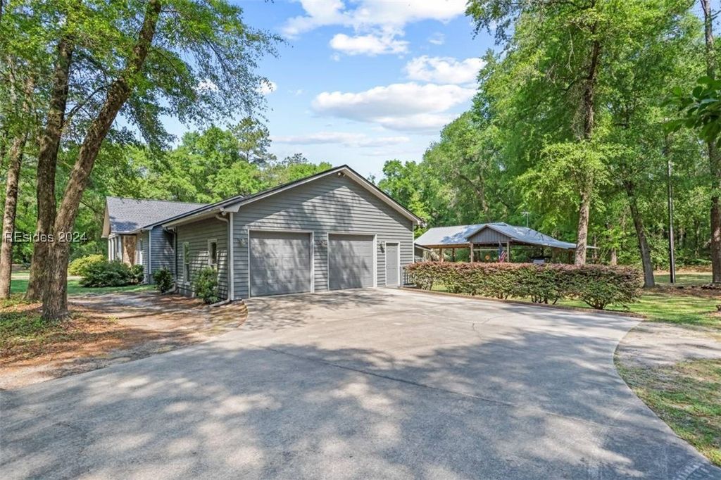 Image 28 of property listing at 3481 Sand Hills Rd, Garnett, SC 29922