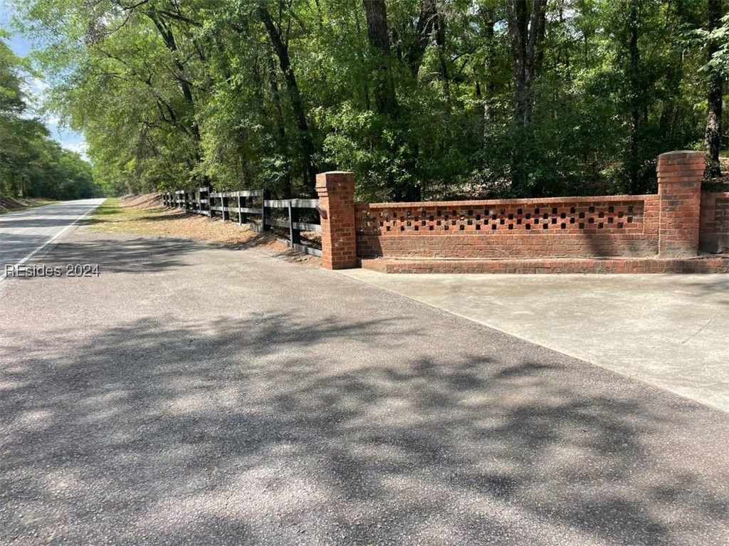 Image 3 of property listing at 3481 Sand Hills Rd, Garnett, SC 29922