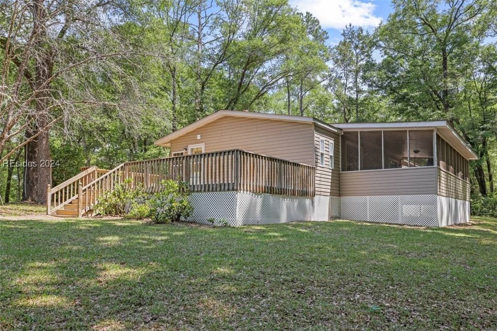 Image 34 of property listing at 3481 Sand Hills Rd, Garnett, SC 29922