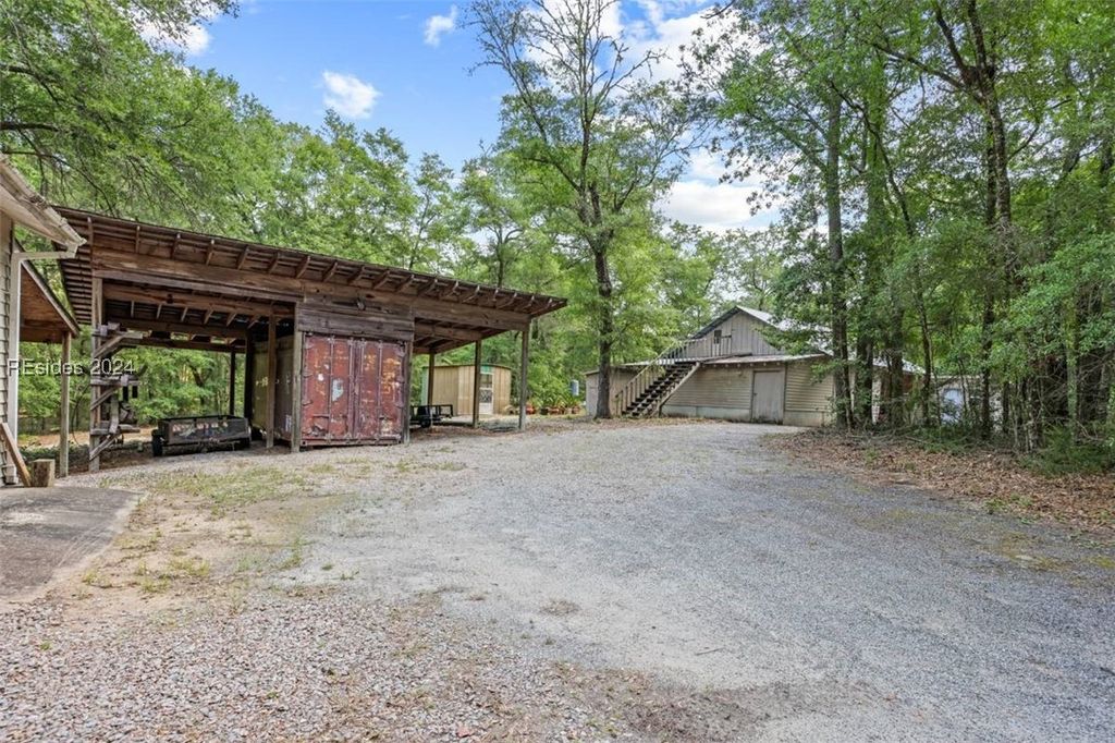Image 36 of property listing at 3481 Sand Hills Rd, Garnett, SC 29922