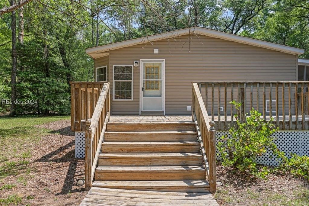 Image 37 of property listing at 3481 Sand Hills Rd, Garnett, SC 29922