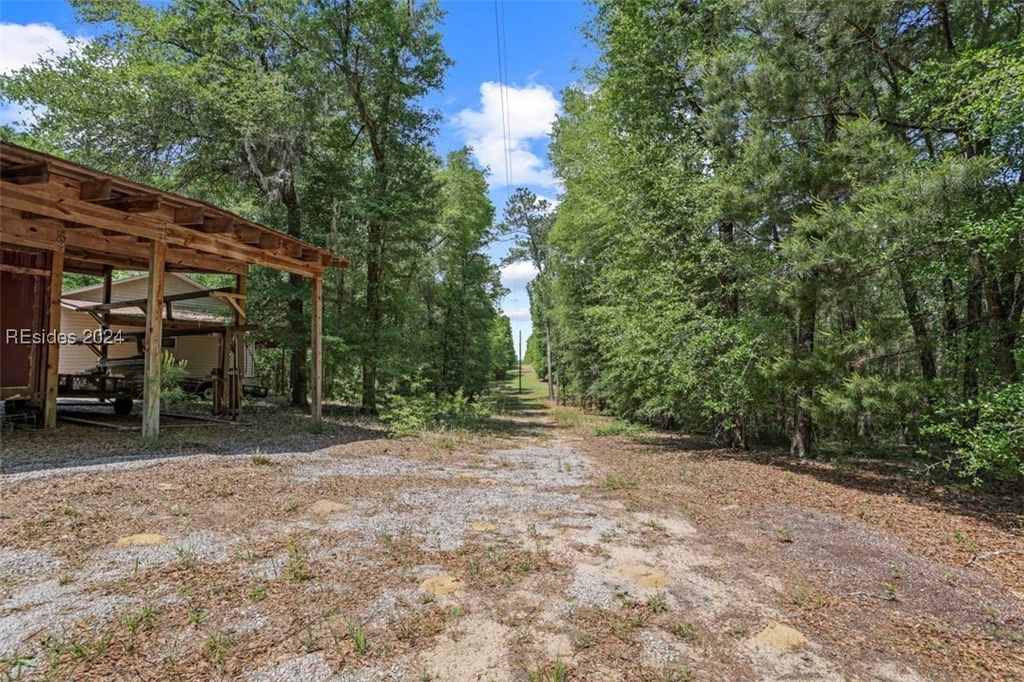 Image 45 of property listing at 3481 Sand Hills Rd, Garnett, SC 29922