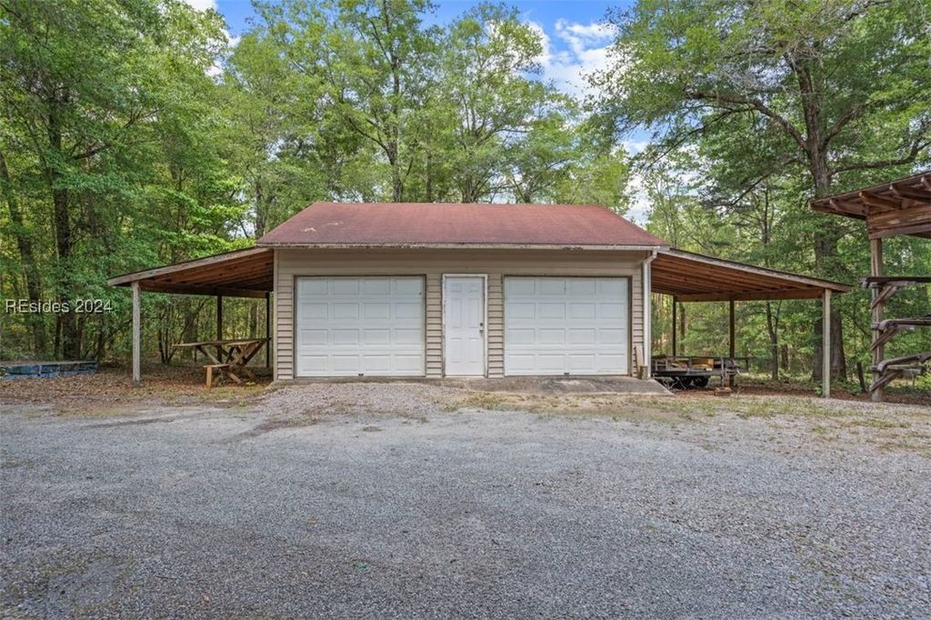 Image 46 of property listing at 3481 Sand Hills Rd, Garnett, SC 29922