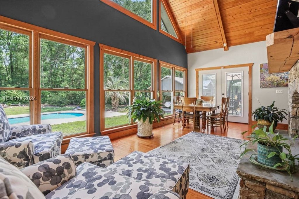 Image 7 of property listing at 3481 Sand Hills Rd, Garnett, SC 29922