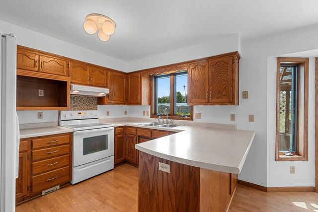 W2527 SKYVIEW COURT, Appleton, WI 54915
